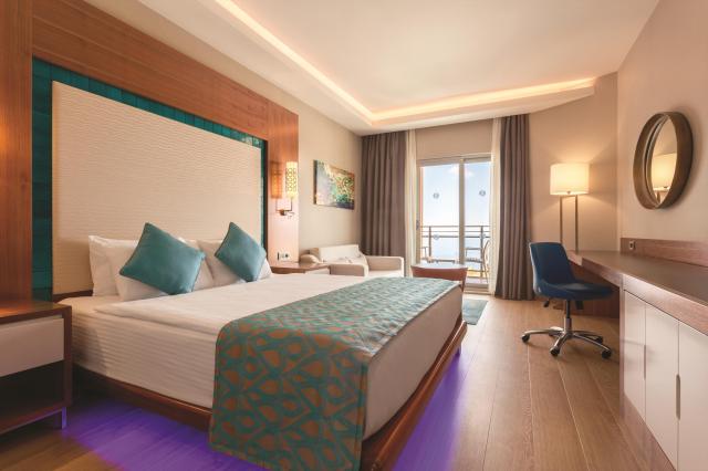 Ramada Hotel & Suites Kusadasi