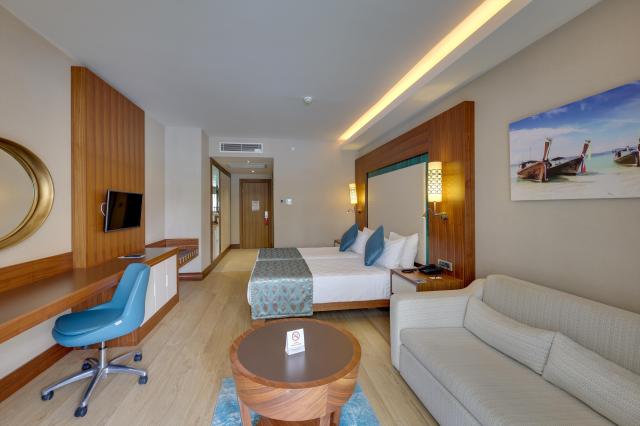 Ramada Hotel & Suites Kusadasi