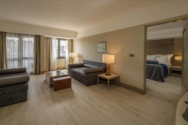 Balmy Foresta Hotel 