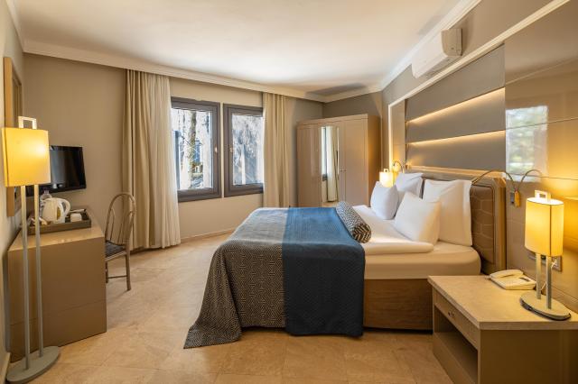 Balmy Foresta Hotel 