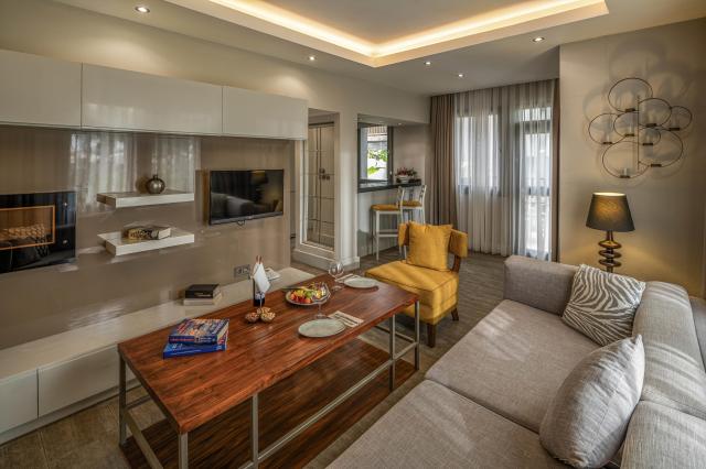 Balmy Foresta Hotel 