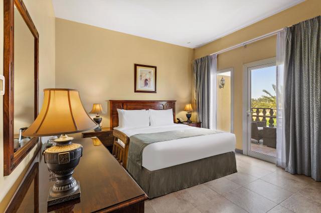 Al Hamra Beach & Golf Resort