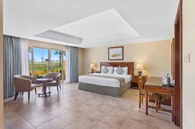 Al Hamra Beach & Golf Resort