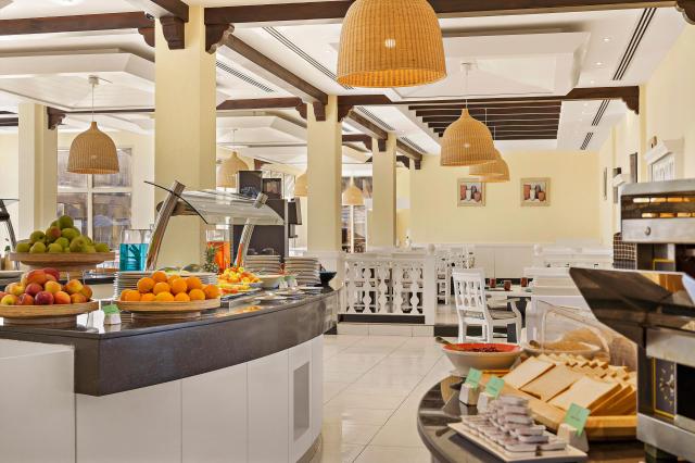 Al Hamra Beach & Golf Resort
