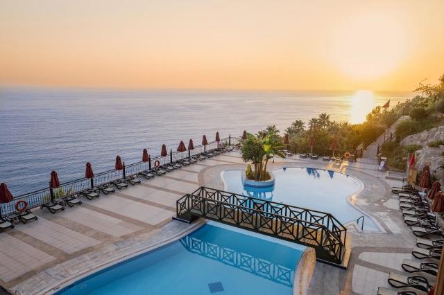 Utopia World Hotel