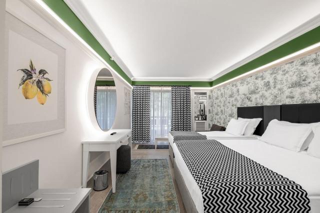 Utopia World Hotel
