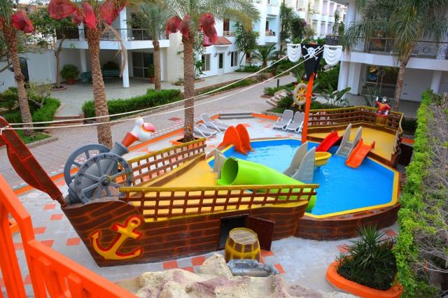 Minamark Beach Resort	