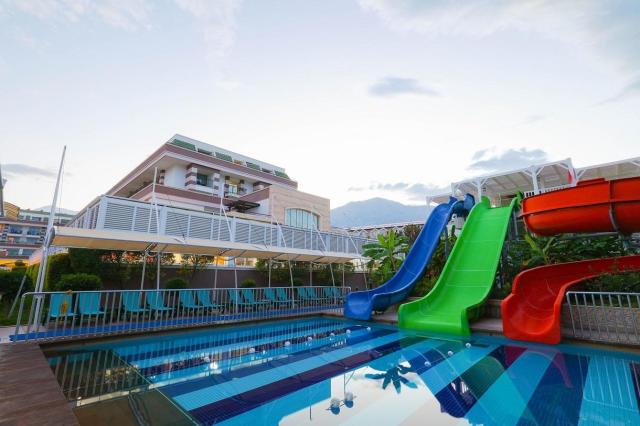 Crystal Hotels De Luxe Resort & Spa 