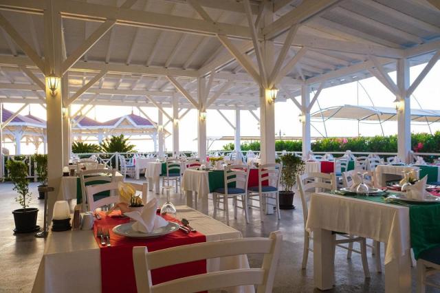 Crystal Flora Beach Resort