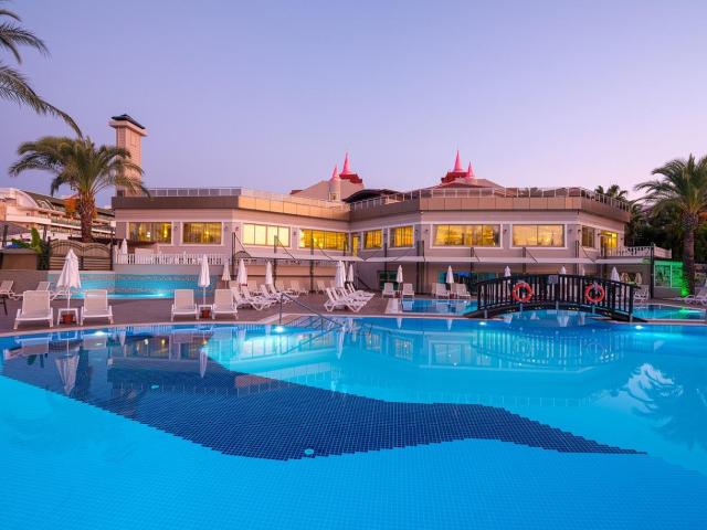 Aydinbey Famous Resort
