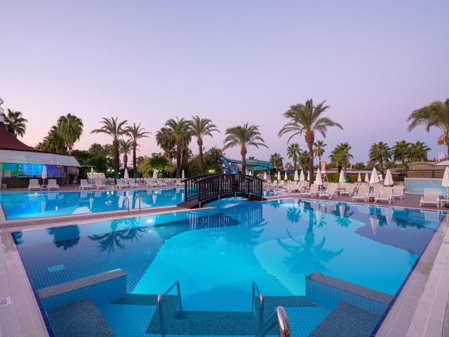Aydinbey Famous Resort