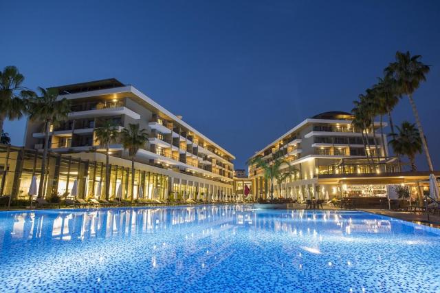Achantus & Cennet Barut Collection