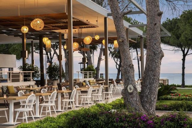Achantus & Cennet Barut Collection