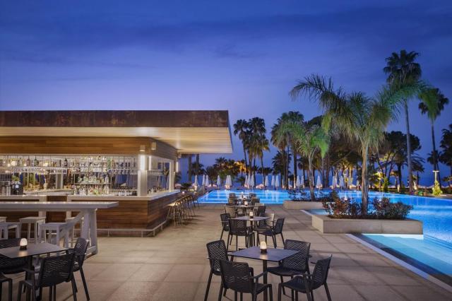 Achantus & Cennet Barut Collection