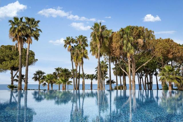 Achantus & Cennet Barut Collection