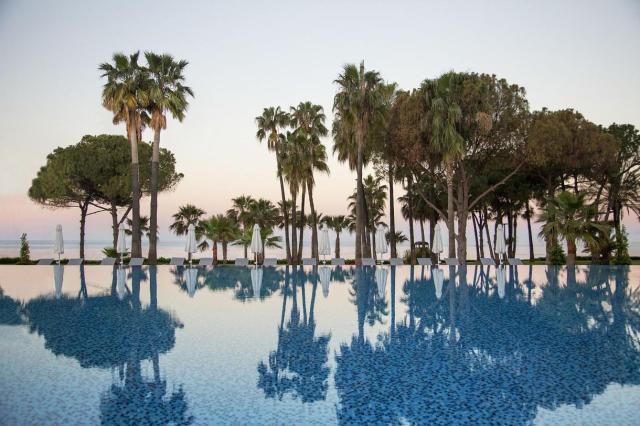 Achantus & Cennet Barut Collection