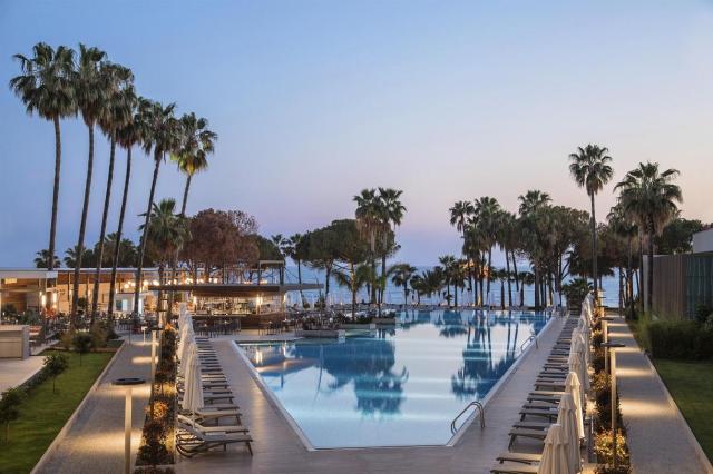 Achantus & Cennet Barut Collection
