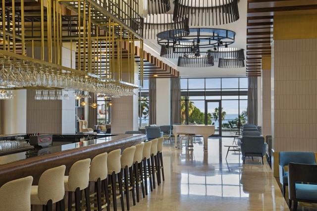 Achantus & Cennet Barut Collection