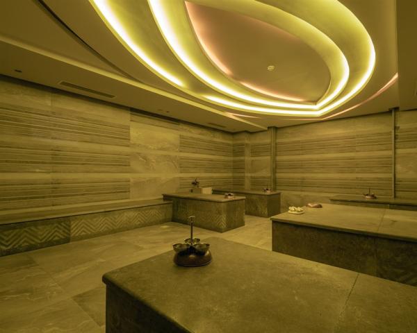 AMC Royal Hotel & Spa