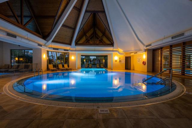 Arum Barut Collection