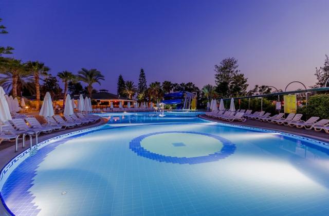 Holiday Park Resort Hotel
