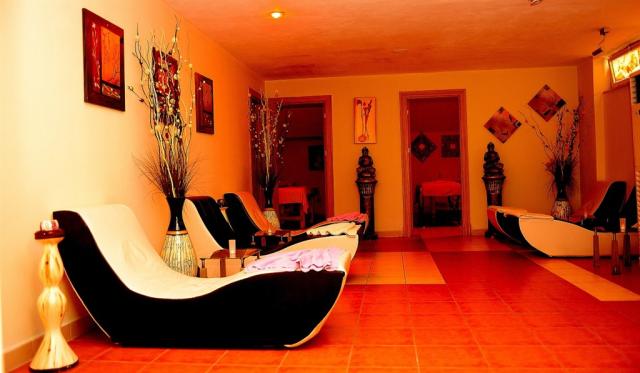 Holiday Park Resort Hotel