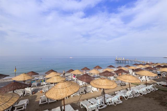 Holiday Park Resort Hotel