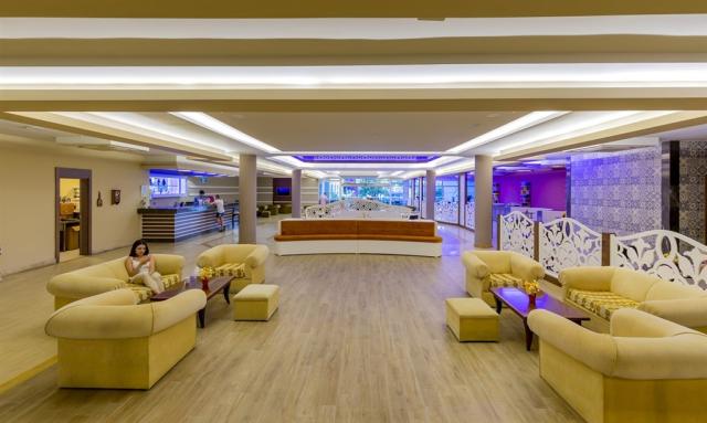 Holiday Park Resort Hotel
