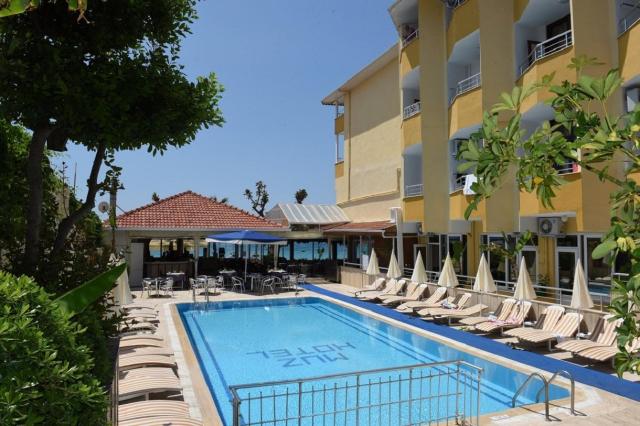 Muz Hotel