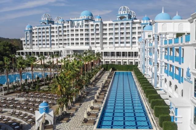 Rubi Platinum Hotel