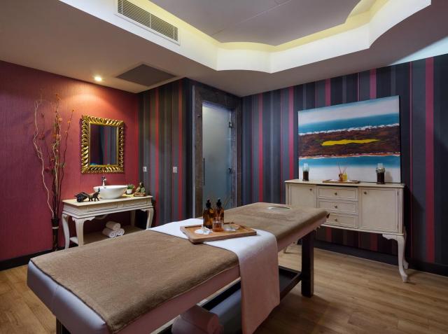 Rubi Platinum Hotel