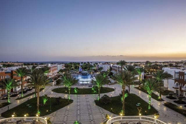 Sunrise Select Garden Beach Resort & Spa