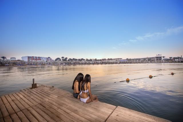 Sunrise Select Garden Beach Resort & Spa