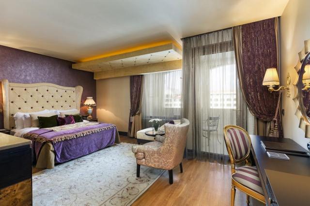 Titanic Mardan Palace