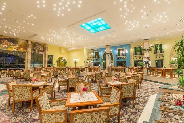 Pyramids Park Resort - Nílusi hajóút - Ali Baba Palace
