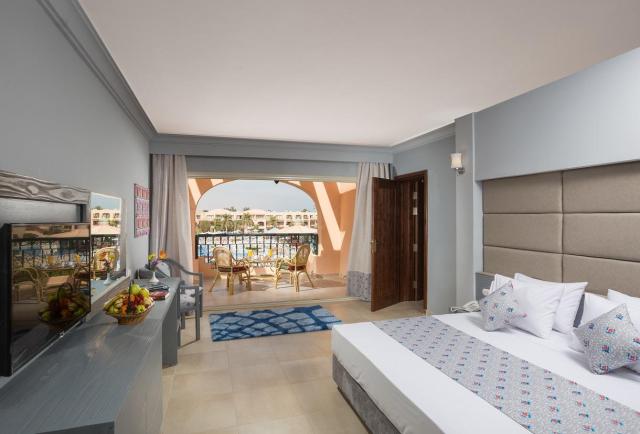 Pyramids Park Resort - Nílusi hajóút - Ali Baba Palace