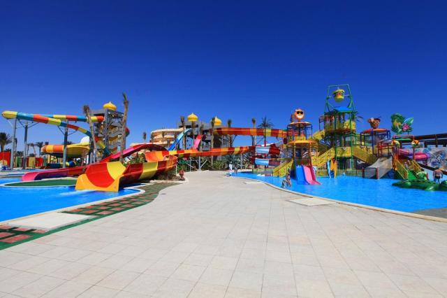 Pyramids Park Resort - Nílusi hajóút - Ali Baba Palace