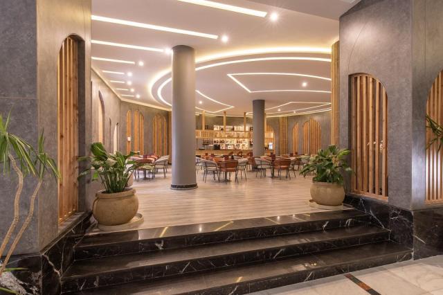 Pyramids Park Resort - Nílusi hajóút - Long Beach Resort