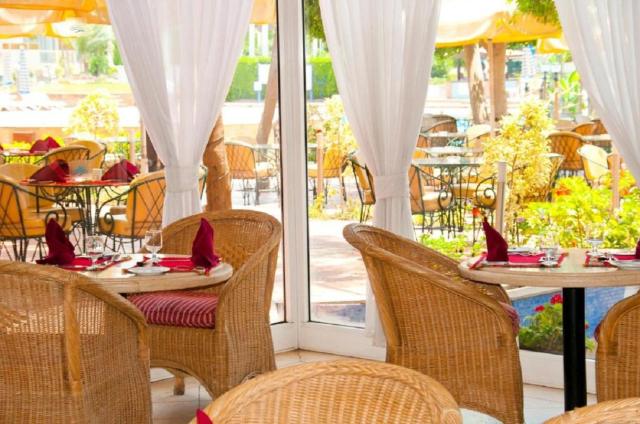 Pyramids Park Resort - Nílusi hajóút - Long Beach Resort