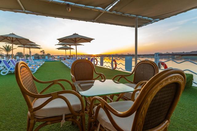 Helnan Dreamland - Nílusi hajóút - AMC Royal Hotel & Spa