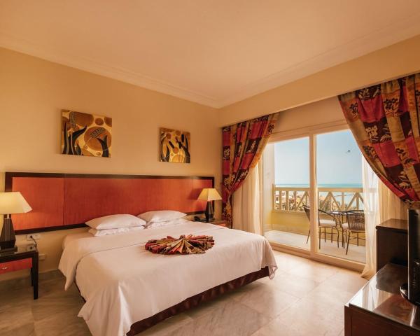 Helnan Dreamland - Nílusi hajóút - AMC Royal Hotel & Spa