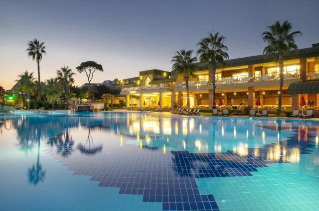 Maritim Pine Beach Resort