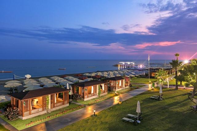 Maritim Pine Beach Resort