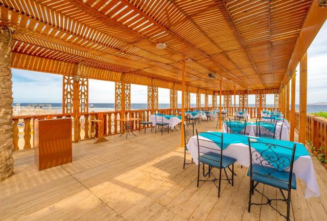 Parrotel Beach Resort