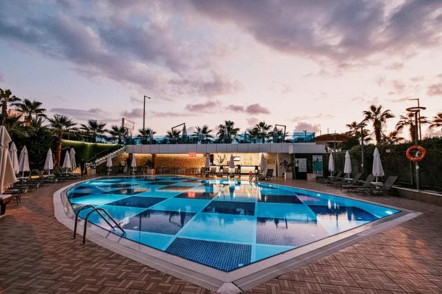 Sunprime C-Lounge