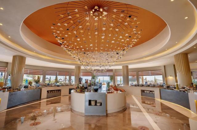 Rixos Premium Magawish Suites & Villas