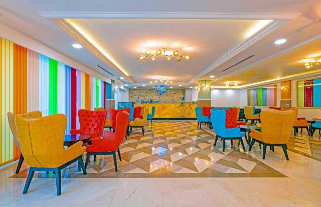 Crystal Club World Of Colors