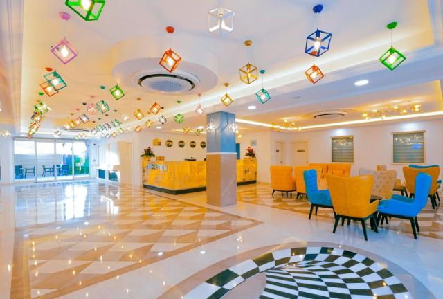 Crystal Club World Of Colors