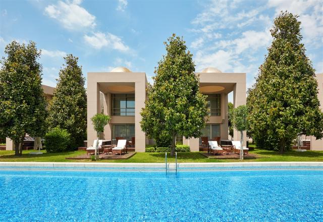 Pool villa