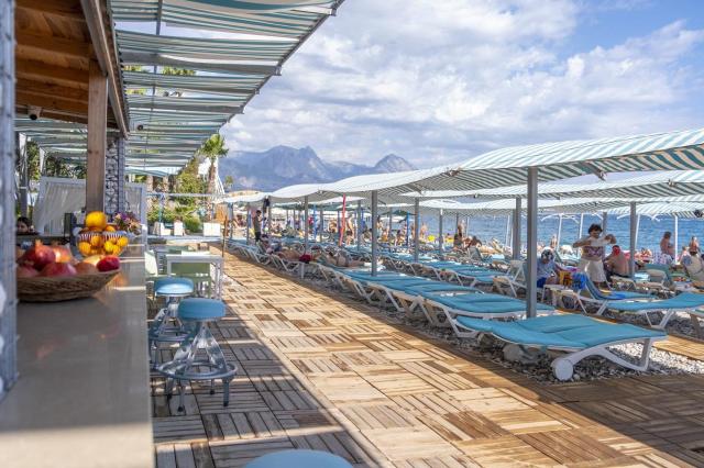 L'Ancora Beach